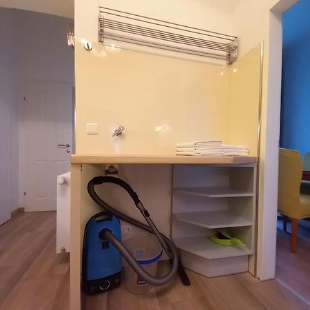 Altbauwohnung Neu Saniert - Fuer Familien Geeignet Vienna Luaran gambar