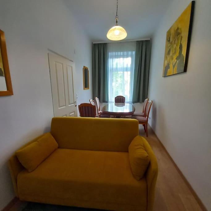 Altbauwohnung Neu Saniert - Fuer Familien Geeignet Vienna Luaran gambar